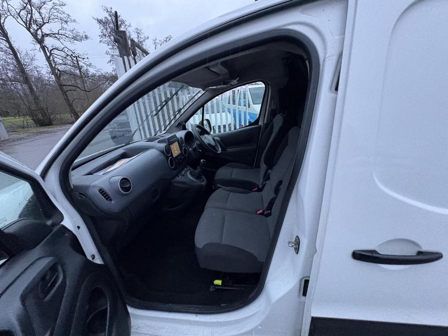 2017 Peugeot Partner – Model: Partner Professional L1 Blue HDi – OU17WHE