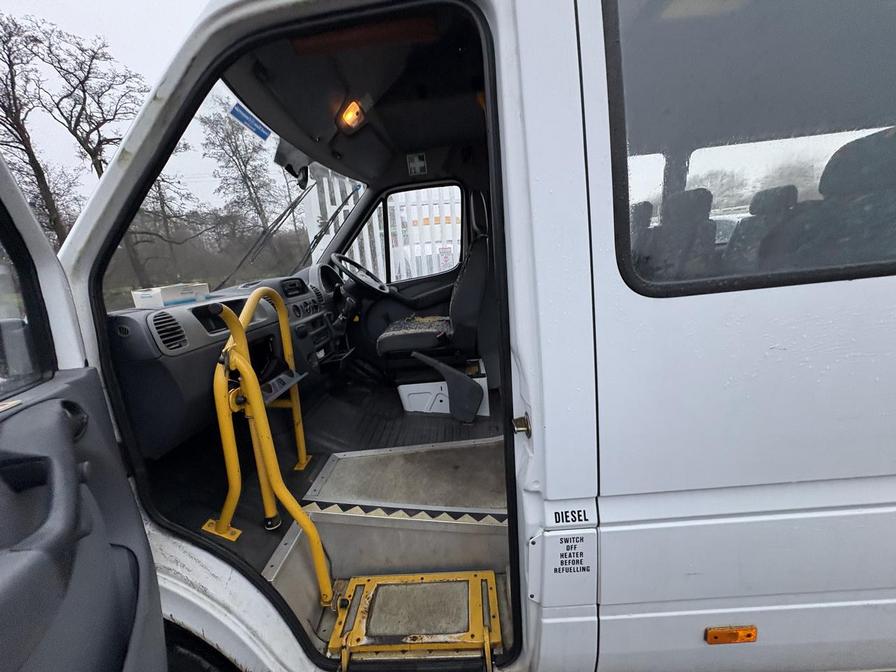 2001 Mercedes-Benz Sprinter – Model: Sprinter 411 CDI – Y337COE