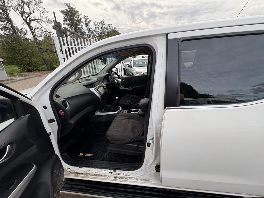 2017 Nissan Navara – Model: Navara N-Connecta dCi – SK17NXY