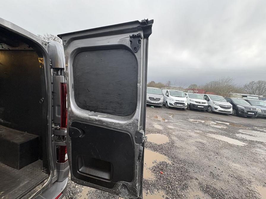 2017 Vauxhall Vivaro – Model: Vivaro  2700 Sportive CDTI – WF17XHH