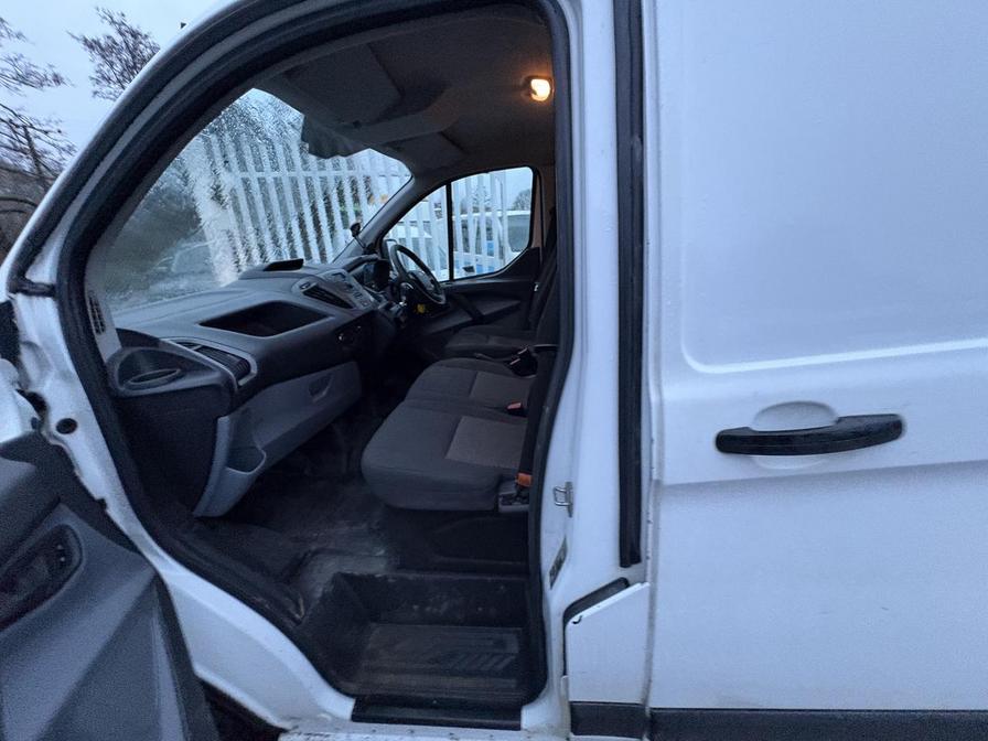 2015 Ford Transit Custom – Model: Transit Custom 290 E-Tech – FL65RYZ