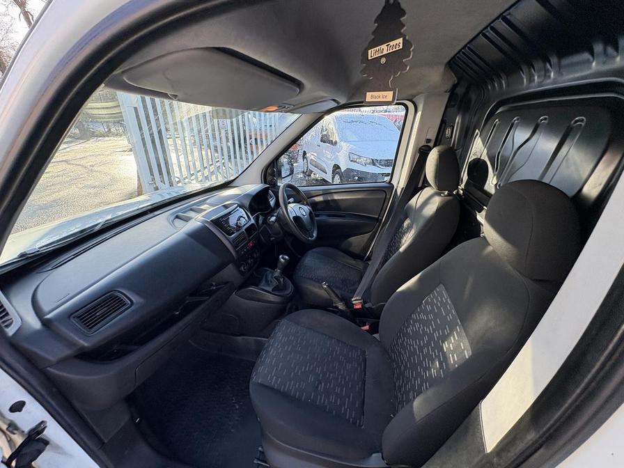 2016 Vauxhall Combo – Model: Combo 2000 L1H1 CDTi – EX66NVM