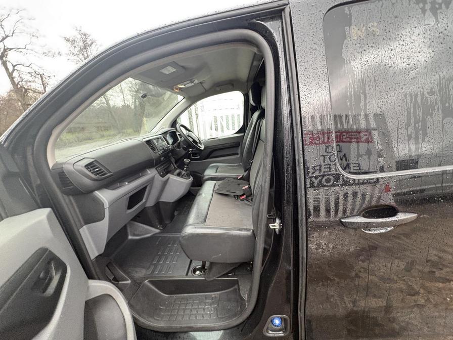 2021 Vauxhall Vivaro – Model: Vivaro 2900 Edition S/S – LB21SZN