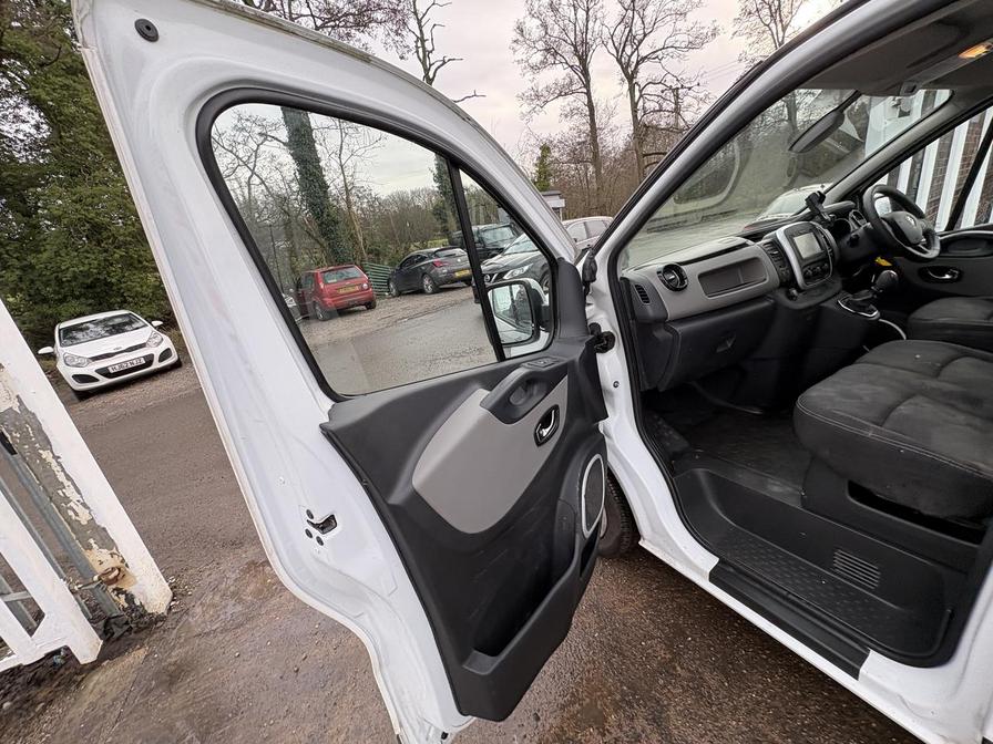 2015 Renault Trafic – Model: Trafic SL27 Sport DCI – MA15XAX