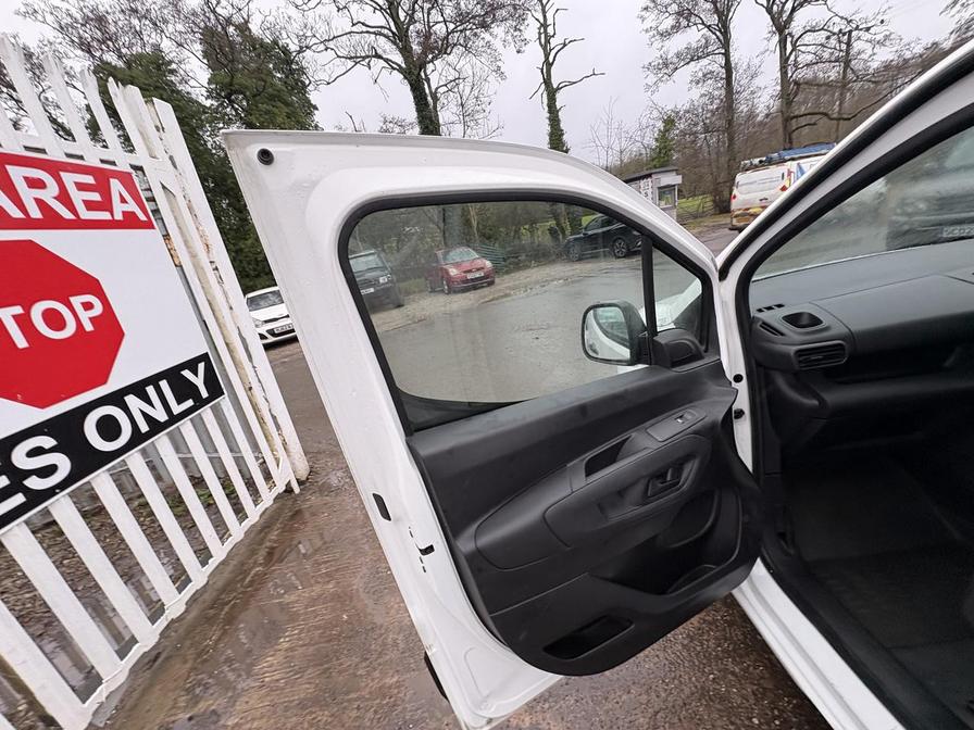 2020 Citroen Berlingo – Model: Berlingo 1000 Enterprise Blue HDi – HN20BVJ