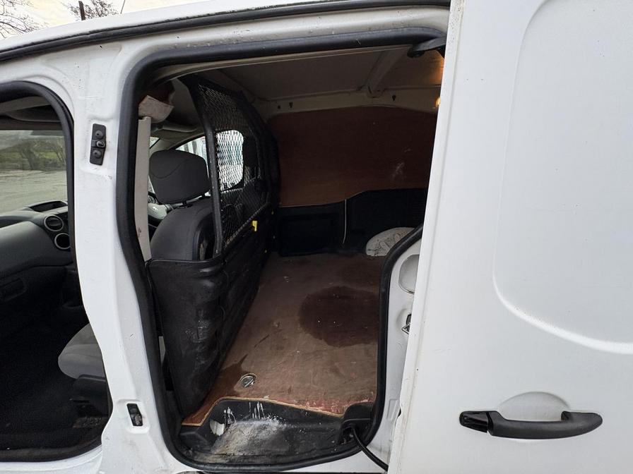 2014 Peugeot Partner – Model: Partner 850 S L1 HDi – NX64ZCO