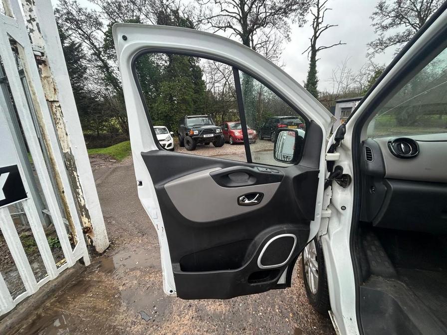 2019 Renault Trafic – Model: Trafic LL29 Sport Nav dCi – SG19ECT