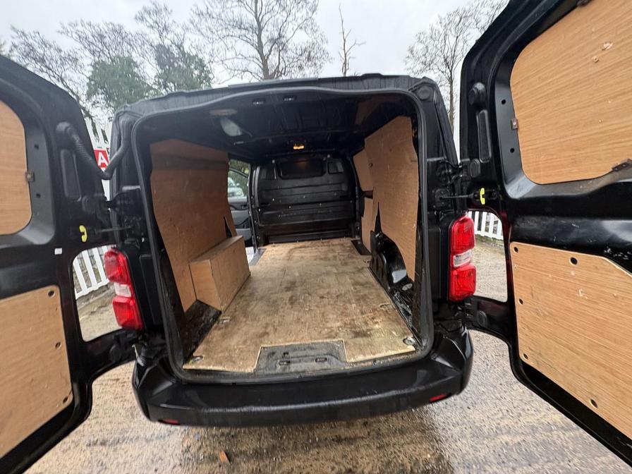 2021 Vauxhall Vivaro – Model: Vivaro 2900 Edition S/S – LB21SZN