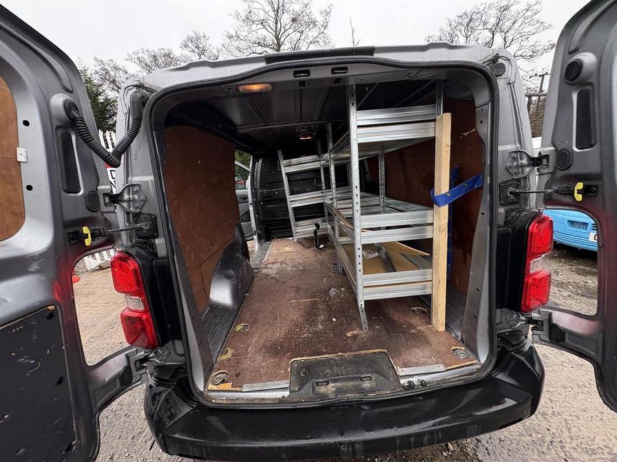 2020 Vauxhall Vivaro – Model: Vivaro 2900 Dynamic S/S – DT69ZWA