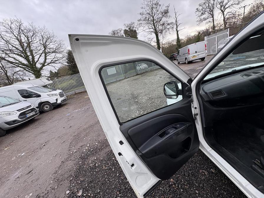 2017 Vauxhall Combo – Model: Combo 2000 CDTi – WN17VHC