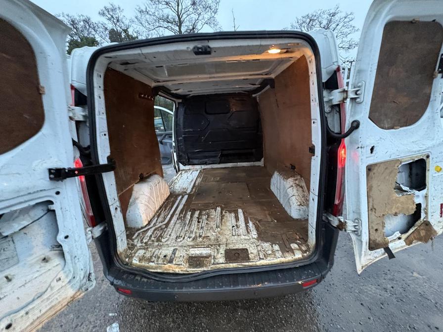 2015 Ford Transit Custom – Model: Transit Custom 290 E-Tech – FL65RYZ