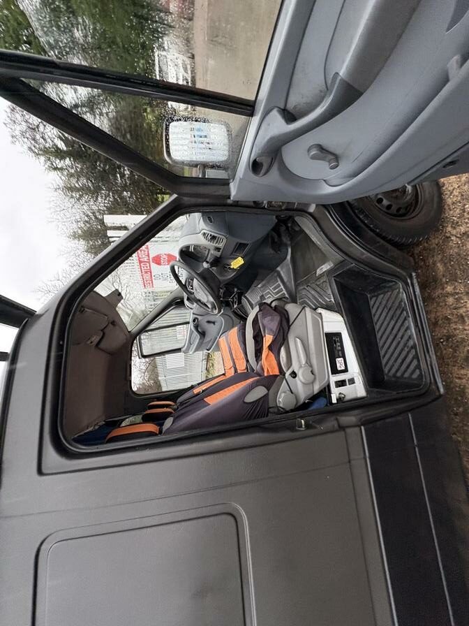 2005 Mercedes-Benz Sprinter – Model: Sprinter 208 CDI SWB – DE55FPD