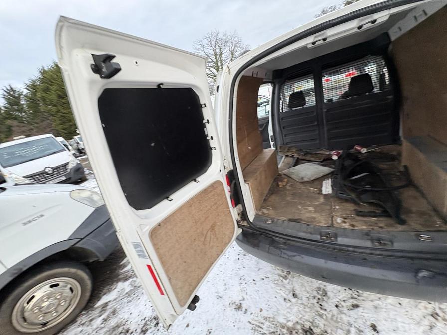 2011 Volkswagen Caddy – Model: Caddy C20 BlueMotion TDI 102 – PE61XYJ