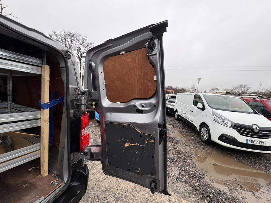 2020 Vauxhall Vivaro – Model: Vivaro 2900 Dynamic S/S – DT69ZWA