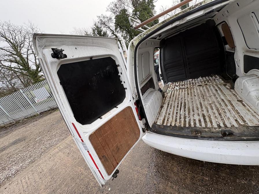 2011 Volkswagen Caddy MaxI – Model: Caddy Maxi C20 TDI – PK11PYU