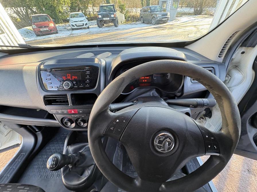 2016 Vauxhall Combo – Model: Combo 2000 L1H1 CDTi – EX66NVM