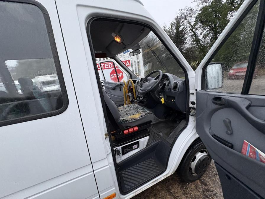 2001 Mercedes-Benz Sprinter – Model: Sprinter 411 CDI – Y337COE