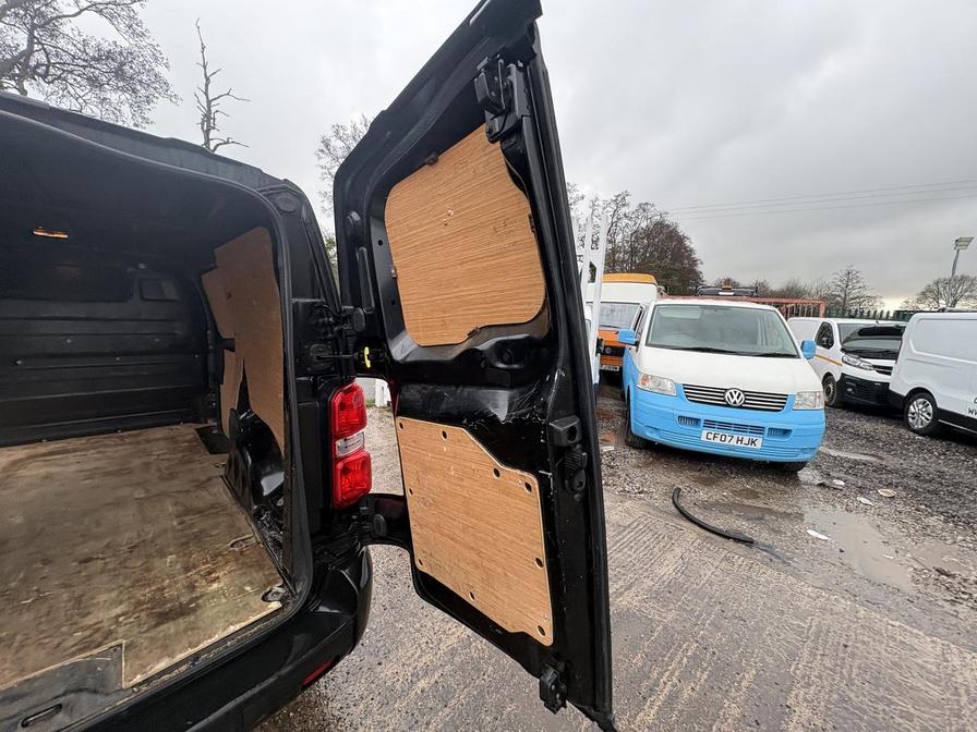 2021 Vauxhall Vivaro – Model: Vivaro 2900 Edition S/S – LB21SZN