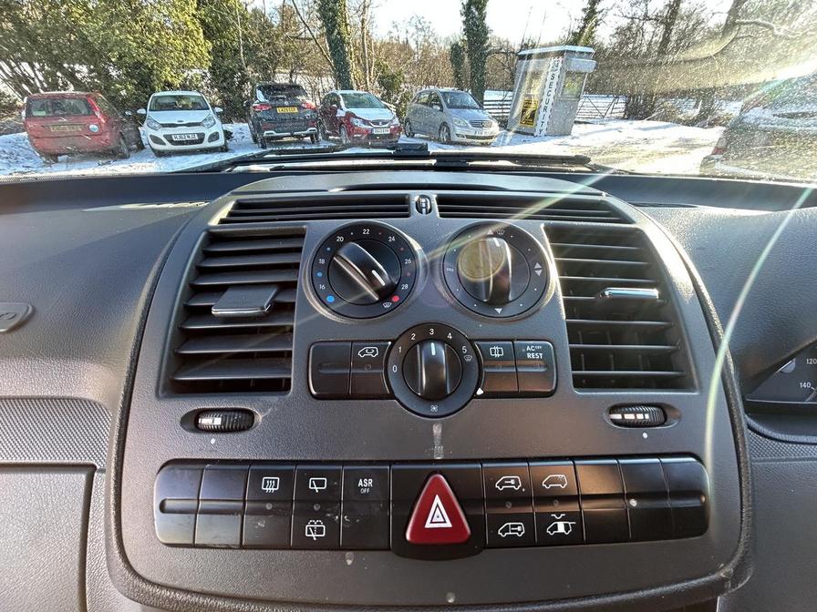 2009 Mercedes-Benz Vito – Model: Vito 111 CDI Compact – YG09WZJ