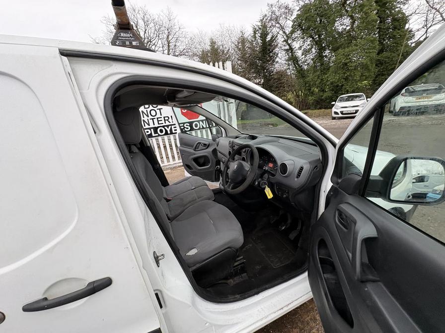 2016 Peugeot Partner – Model: Partner 750 SE L2 Blue HDi – NA16RJV