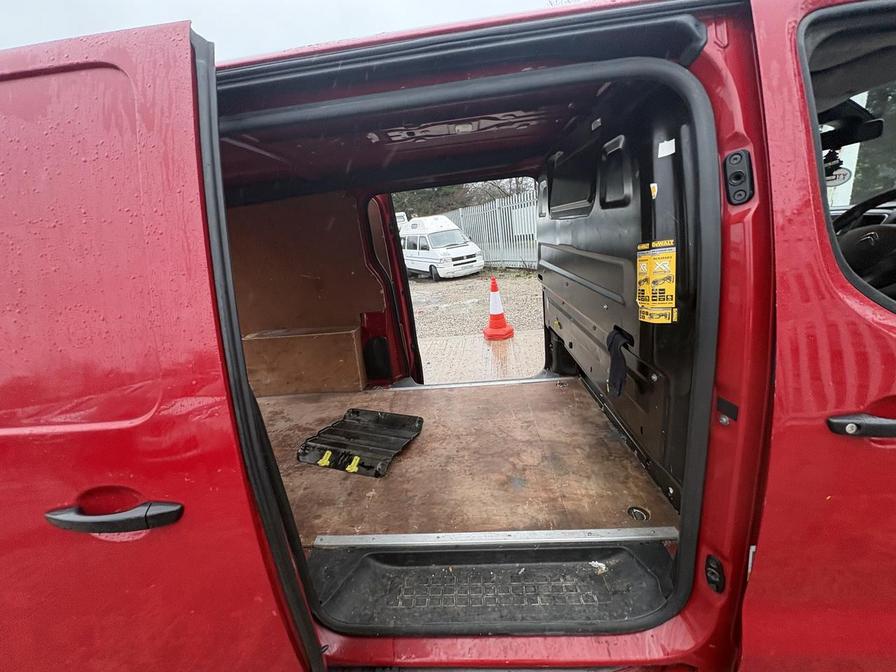 2017 Citroen Dispatch – Model: Dispatch 1400 Enterprise Blue HDi S/S – GU67XKW