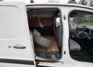 2016 Peugeot Partner – Model: Partner 750 SE L2 Blue HDi – NA16RJV