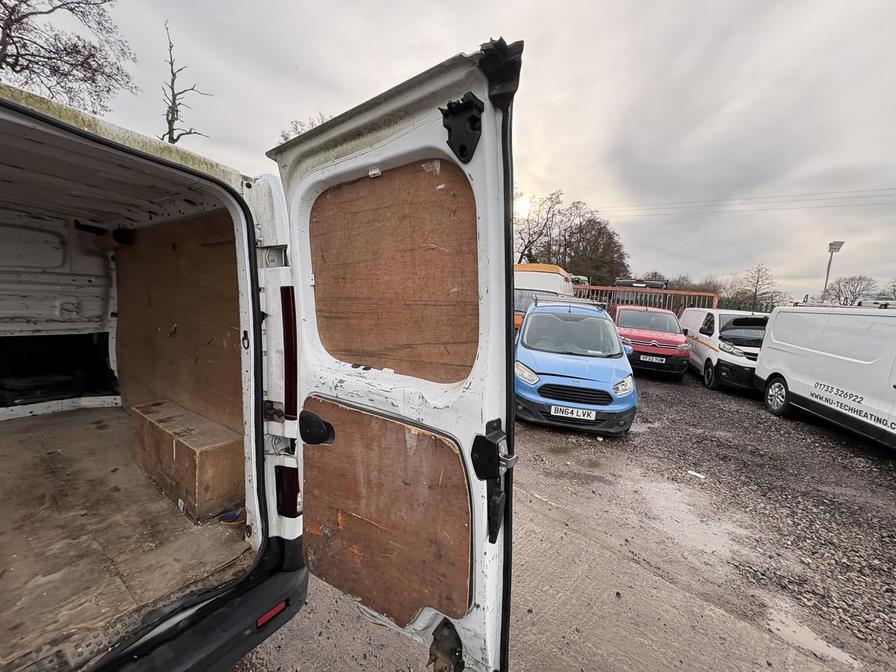 2015 Renault Trafic – Model: Trafic SL27 Sport DCI – MA15XAX