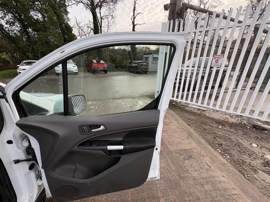 2019 Ford Transit Connect – Model: Transit Connect 240 Limited TDCi Auto – RY68OJD