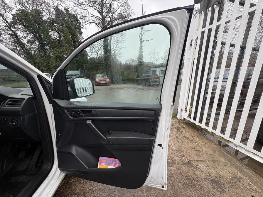 2017 Volkswagen Caddy MaxI – Model: Caddy Maxi C20 TDI – YT67XYY