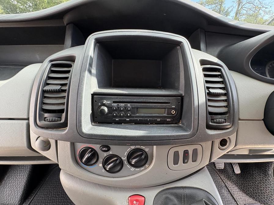 2011 Vauxhall Vivaro – Model: Vivaro  2700 CDTI SWB – YS60OHX