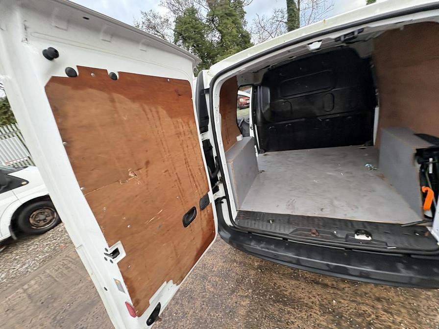 2017 Renault Kangoo – Model: Kangoo ML19 Business Energy dCi – MJ67EZD