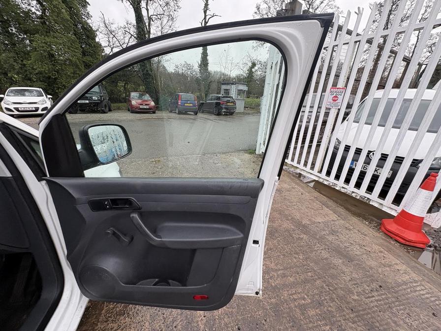 2016 Volkswagen Caddy – Model: Caddy C20 Startline TDI – GD66UDM