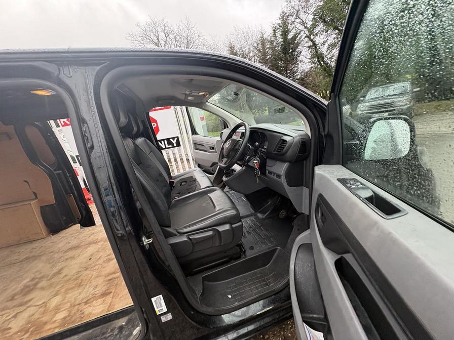 2021 Vauxhall Vivaro – Model: Vivaro 2900 Edition S/S – LB21SZN