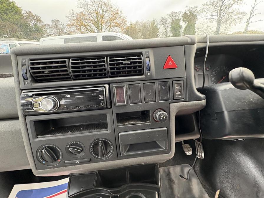 1999 Volkswagen Transporter – Model: Transporter TDI SWB – V247KAM