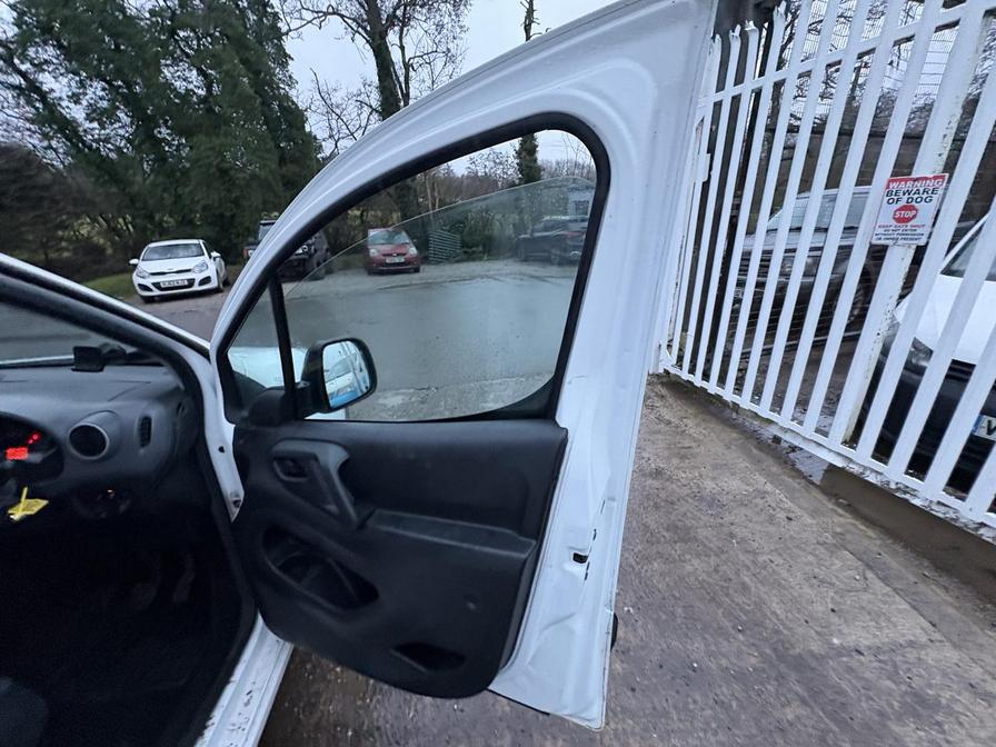 2017 Peugeot Partner – Model: Partner Professional L1 Blue HDi – OU17WHE