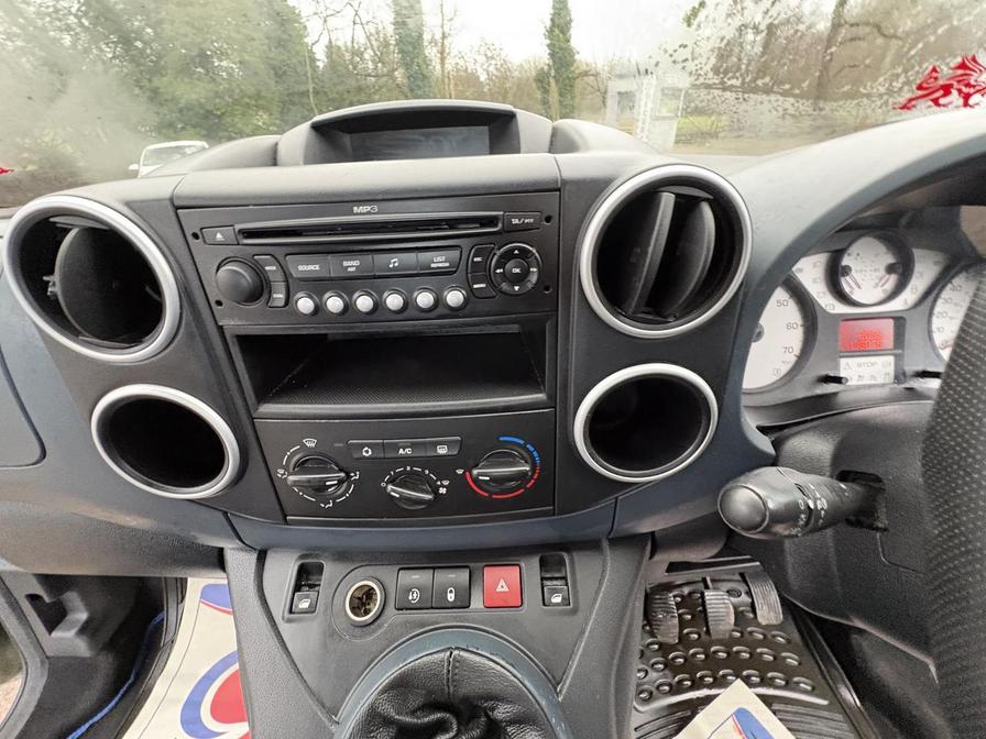 2008 Peugeot Partner Tepee – Model: Partner Tepee S HDi 75 – WN58EOB