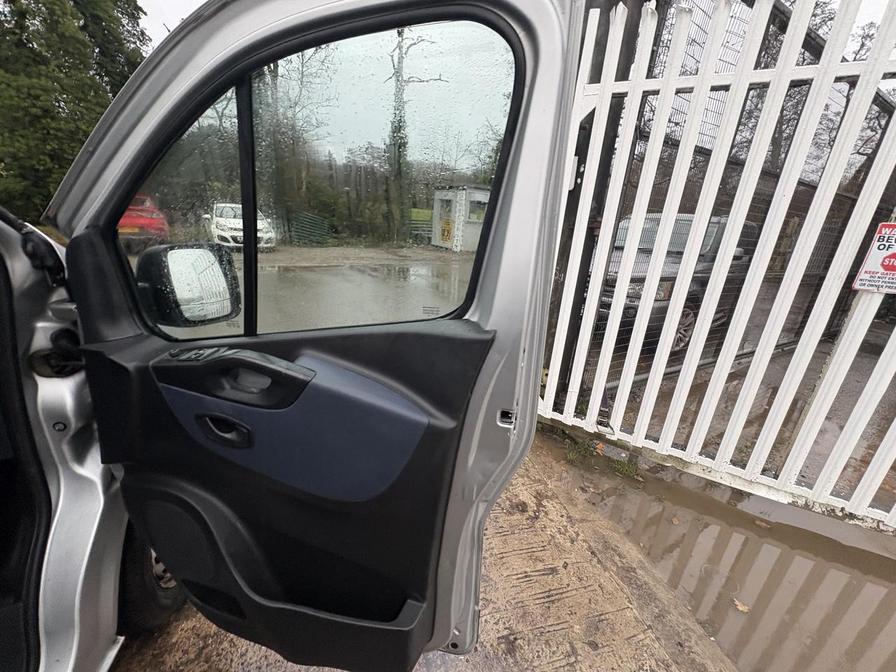 2018 Vauxhall Vivaro – Model: Vivaro 2900 Bi-T CDTi S/S – MK68AWY