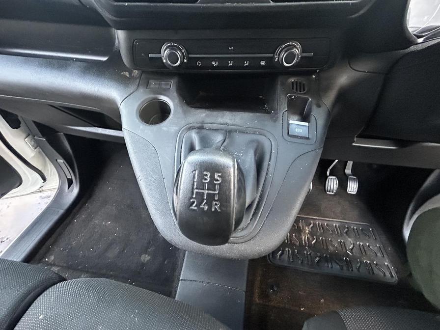 2021 Vauxhall Combo – Model: Combo 2000 Griffin Edition TD – LV71TKJ