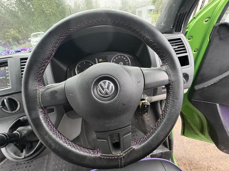 2011 Volkswagen Transporter – Model: Transporter T30 84 TDI SWB – SB11VFA