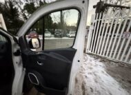 2016 Vauxhall Vivaro – Model: Vivaro  2900 Sportive CDTi – DU66LAO