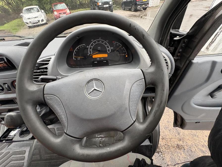 2005 Mercedes-Benz Sprinter – Model: Sprinter 208 CDI SWB – DE55FPD