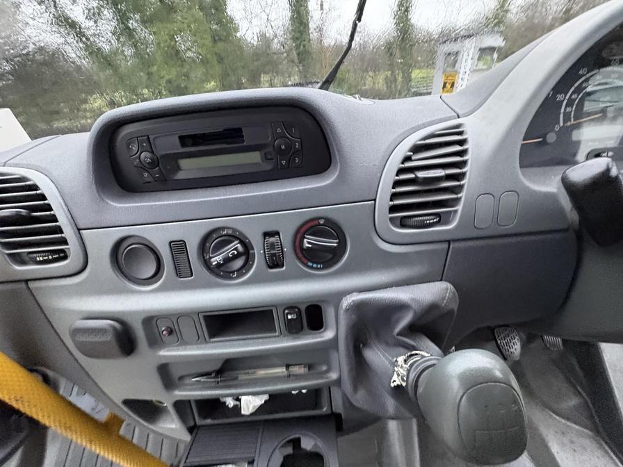 2001 Mercedes-Benz Sprinter – Model: Sprinter 411 CDI – Y337COE