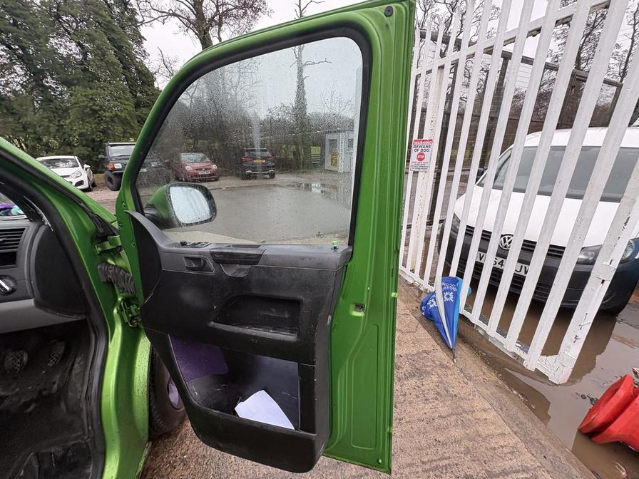 2011 Volkswagen Transporter – Model: Transporter T30 84 TDI SWB – SB11VFA