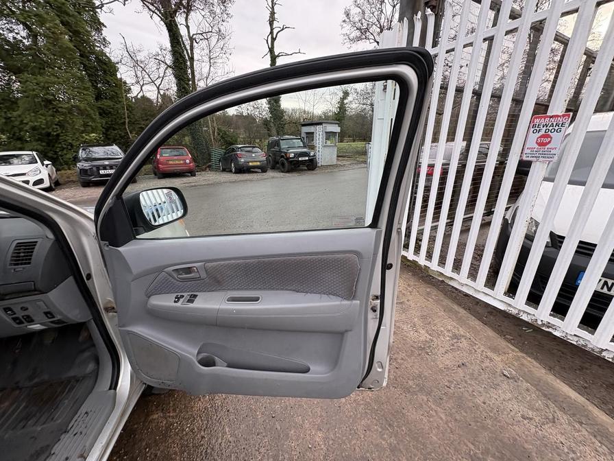 2006 Toyota Hilux – Model: HI-Luxury HL2 4×2 – ML06JAO/P66LUX