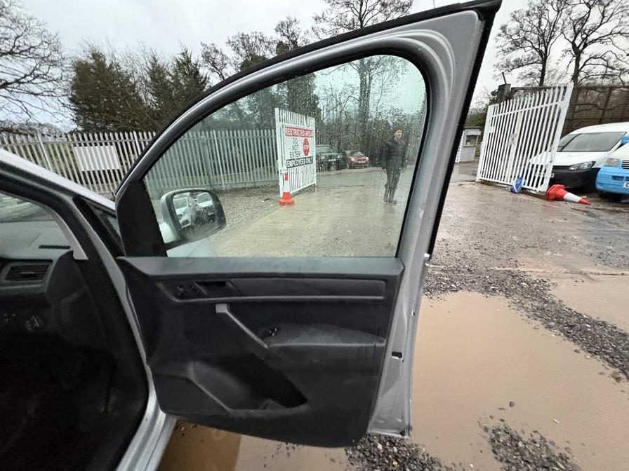 2016 Volkswagen Caddy MaxI – Model: Caddy Maxi C20 Highline TDI – GL66HYF