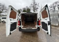 2020 Vauxhall Vivaro – Model: Vivaro 2900 Dynamic S/S – DY20TXT