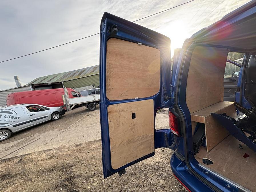 2024 Volkswagen Transporter – Model: Transporter T28 HighLine TDI – DU74BVC