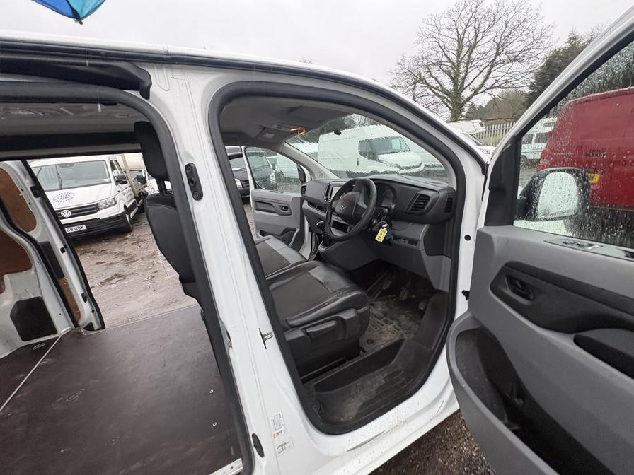 2017 Citroen Dispatch – Model: Dispatch 1400 Enterprise Blue HDi S/S – BX67HKM