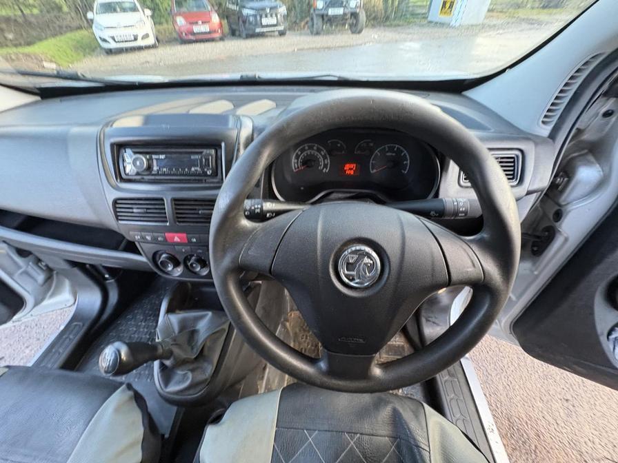 2015 Vauxhall Combo – Model: Combo 2000 L1H1 CDTi Sportive – SO65MZU