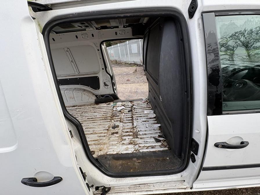 2011 Volkswagen Caddy MaxI – Model: Caddy Maxi C20 TDI – PK11PYU